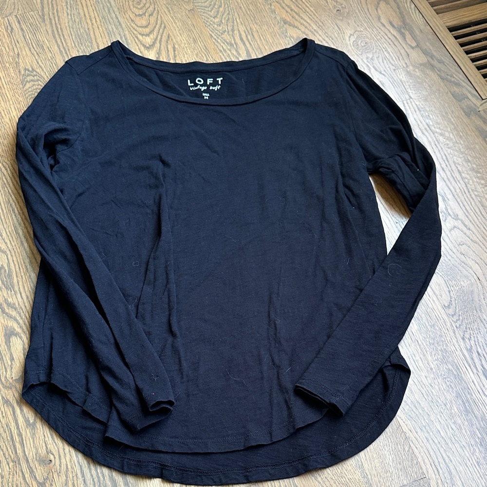 Women’s LOFT Black Long Sleeve Scoop Neck Tee size Medium